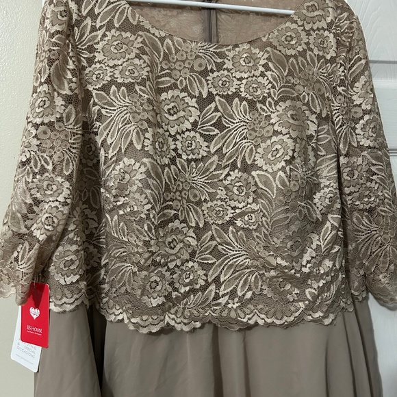 Dress with tags - Picture 1 of 3